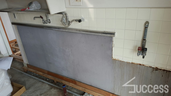 畑野邸の床下、水道、コア抜き_170312_0004